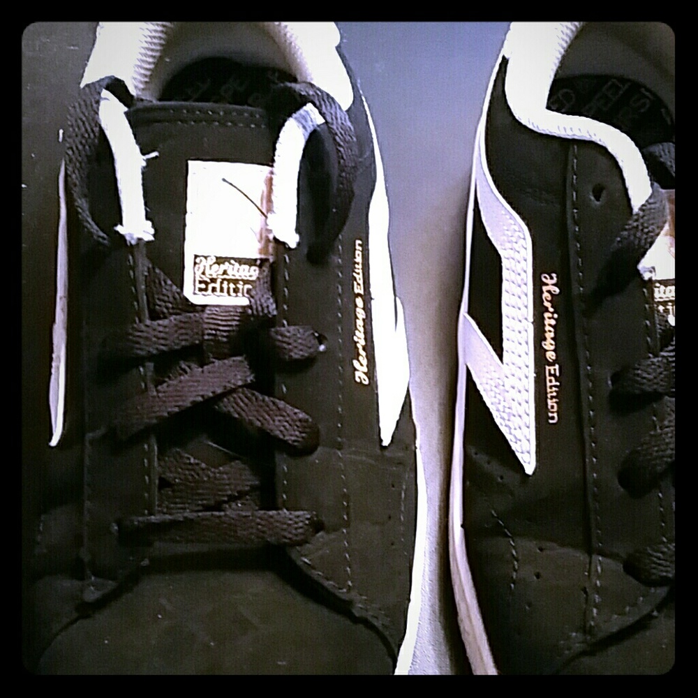 Low top shoes